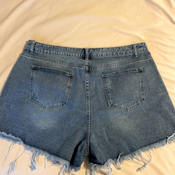 NWOT* SHEIN Plus Size 2XL Shorts - Picture 3 of 4